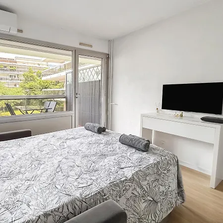 4 Pers Piscine A Pied Juan-les-Pins