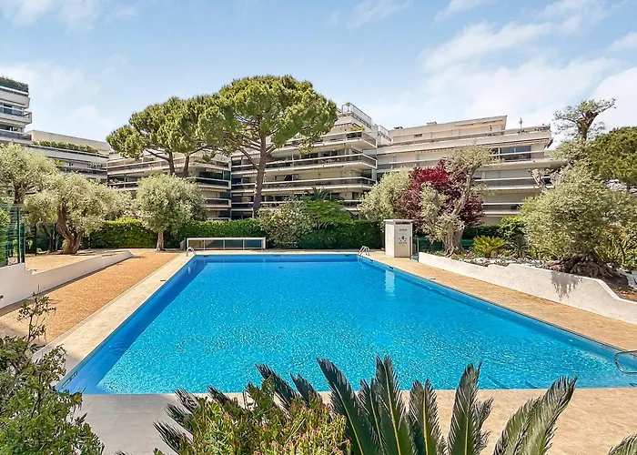 4 Pers Piscine A Pied * Juan-les-Pins