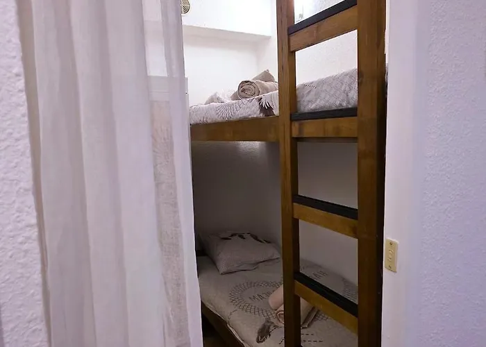 4 Pers Piscine A Pied Nyaraló *