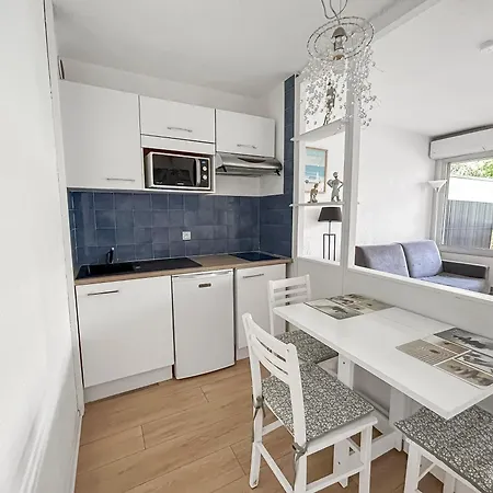 4 Pers Piscine A Pied ז'ואן-לה-פינס